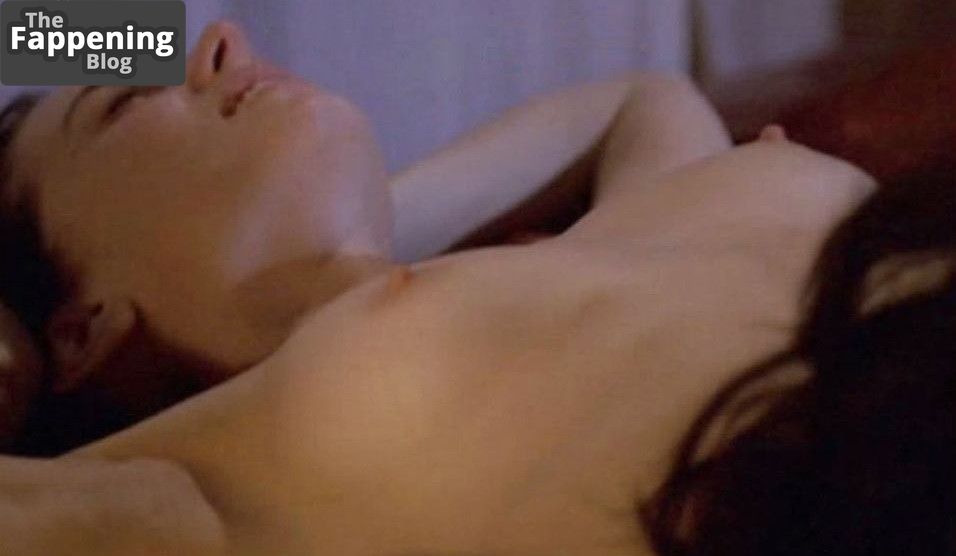 Mia Kirshner Nude &amp; Sexy Collection (39 Photos)