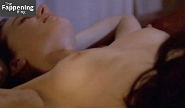 Mia Kirshner / miakirshner Nude Leaks Photo 34
