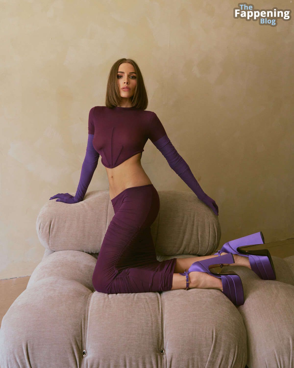 Olivia Culpo Sexy – Fashion Magazine October 2022 Issue (14 Photos)