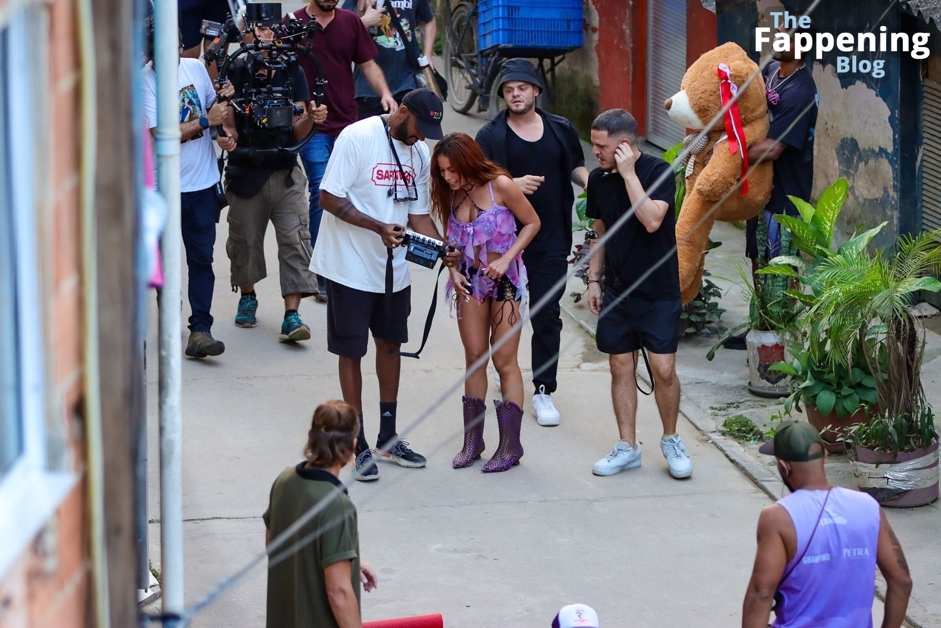 Anitta Films a New Music Video in Rio de Janeiro (47 Photos)