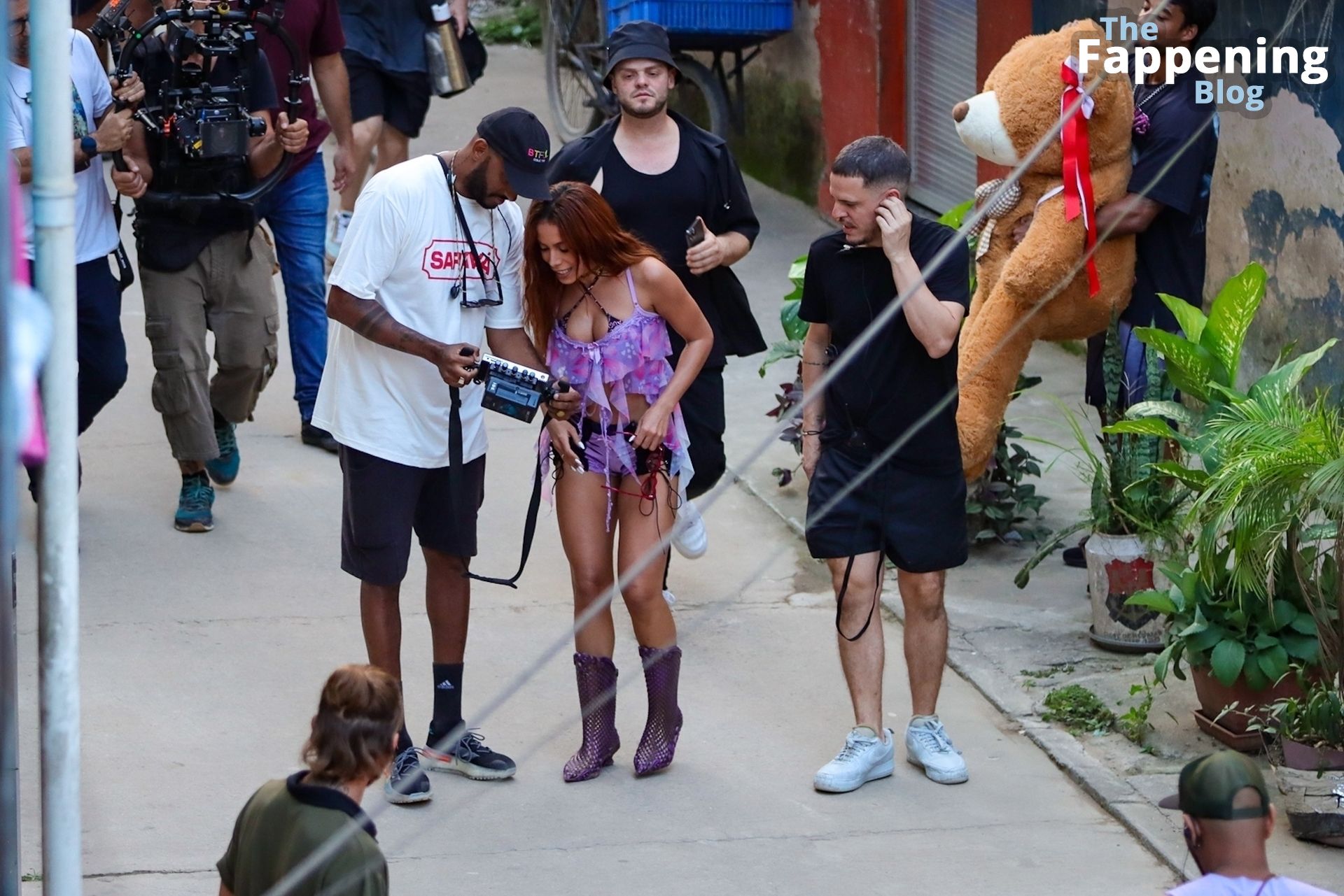 Anitta Films a New Music Video in Rio de Janeiro (47 Photos)