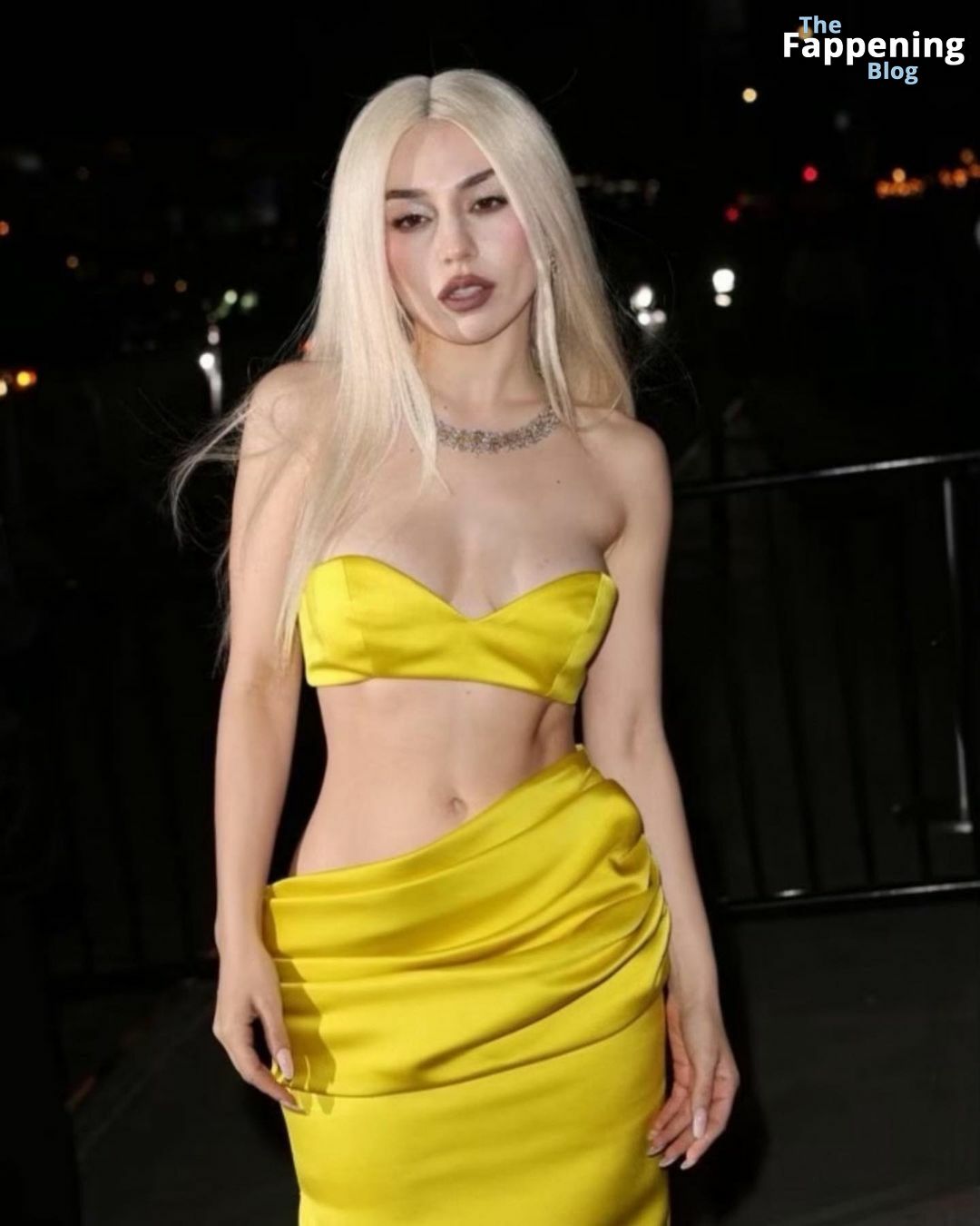 Ava-Max-Yellow-Outfit-Braless-Cleavage-7-1-thefappeningblog.com_.jpg