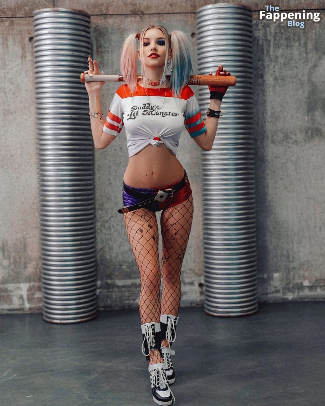 Ekaterina-Novikova-Cosplay-Harley-Quinn-TheFappeningBlog-81.jpg