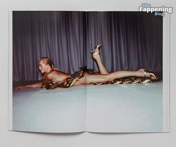 Jean Campbell Nude &amp; Sexy (31 Photos)