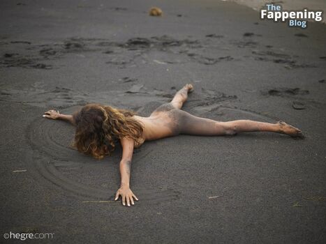 Putri Nude Leaks Photo 8