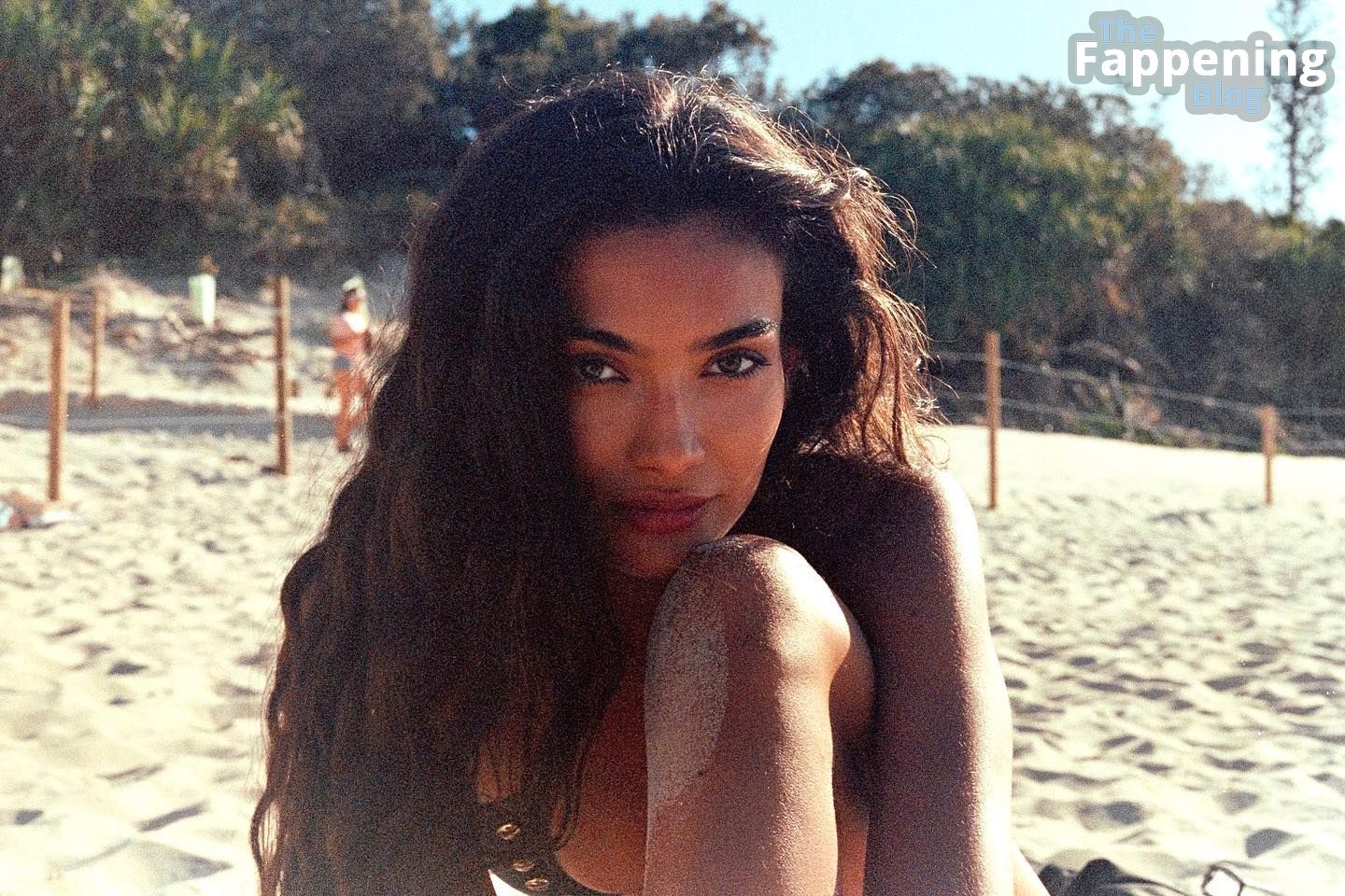 Kelly-Gale-Sexy-The-Fappening-Blog-2.jpg