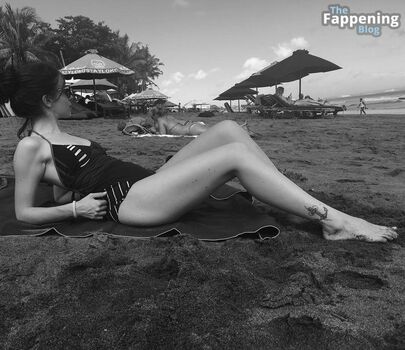 Laura Adriani / laura.adriani Nude Leaks Photo 18