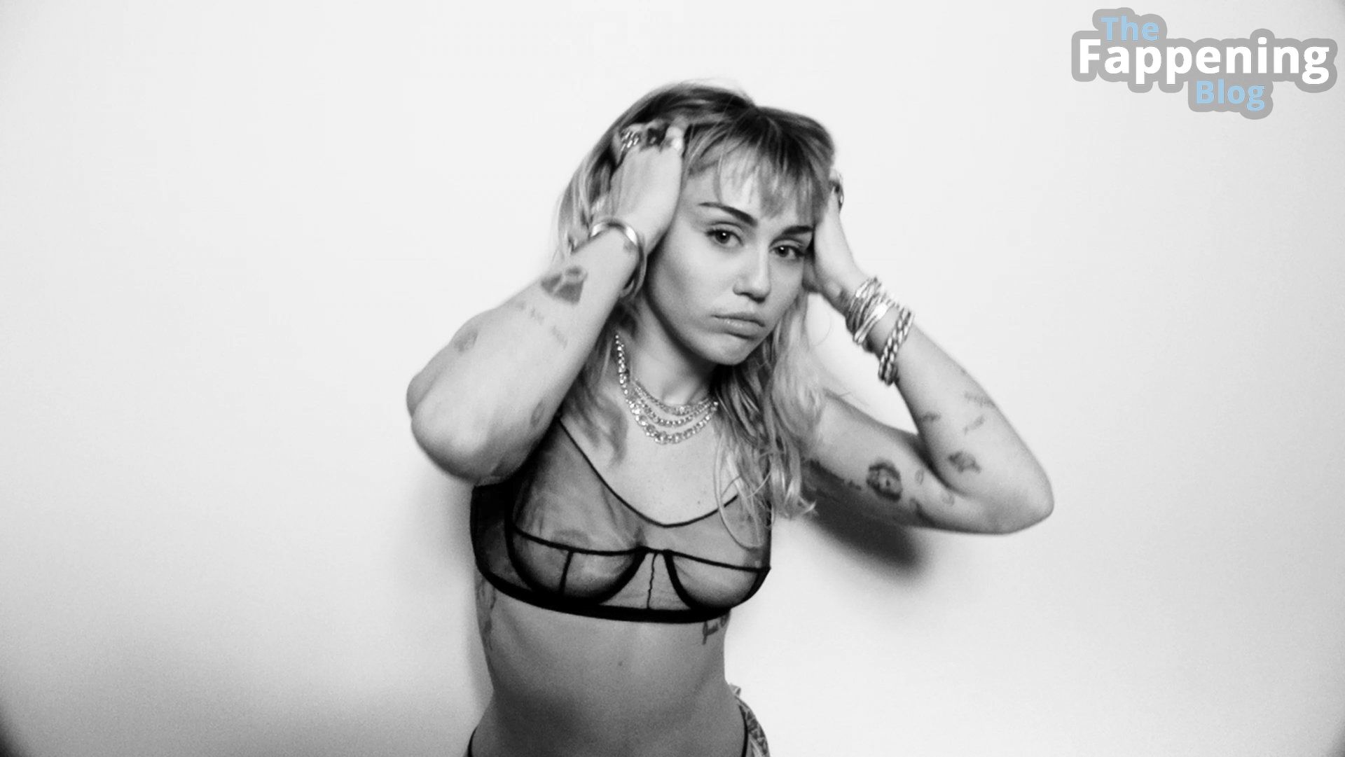 Miley Cyrus Nude &amp; Sexy – D.R.E.A.M (19 Pics + Video)