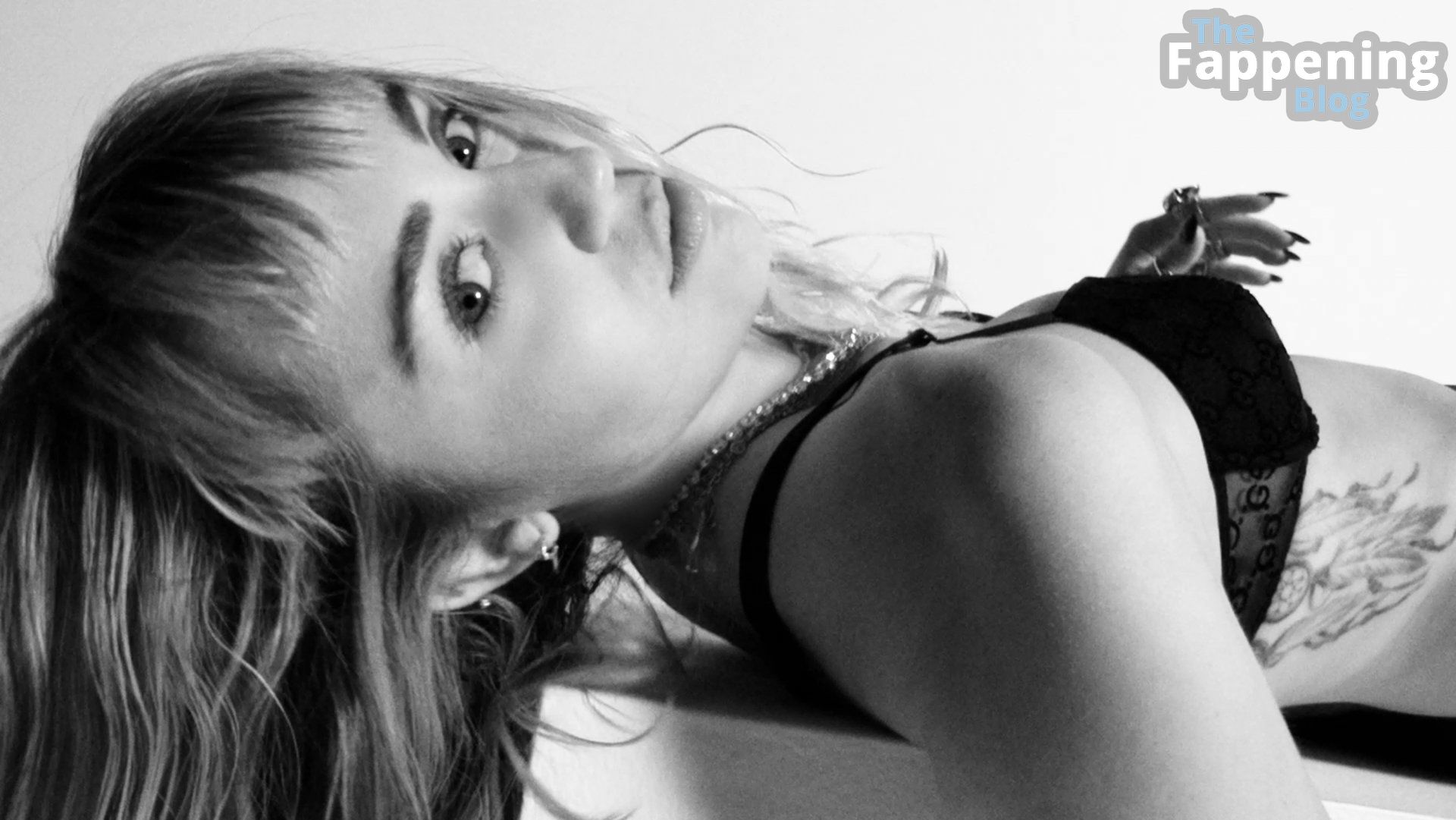 Miley Cyrus Nude &amp; Sexy – D.R.E.A.M (19 Pics + Video)