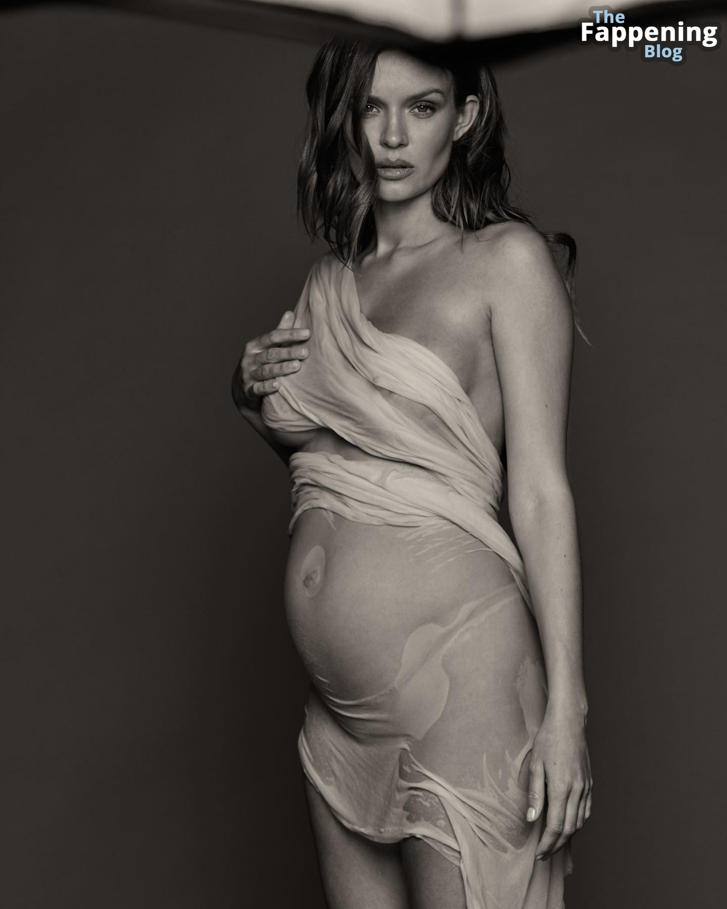Pregnant Josephine Skriver Poses Almost Naked (3 New Photos)