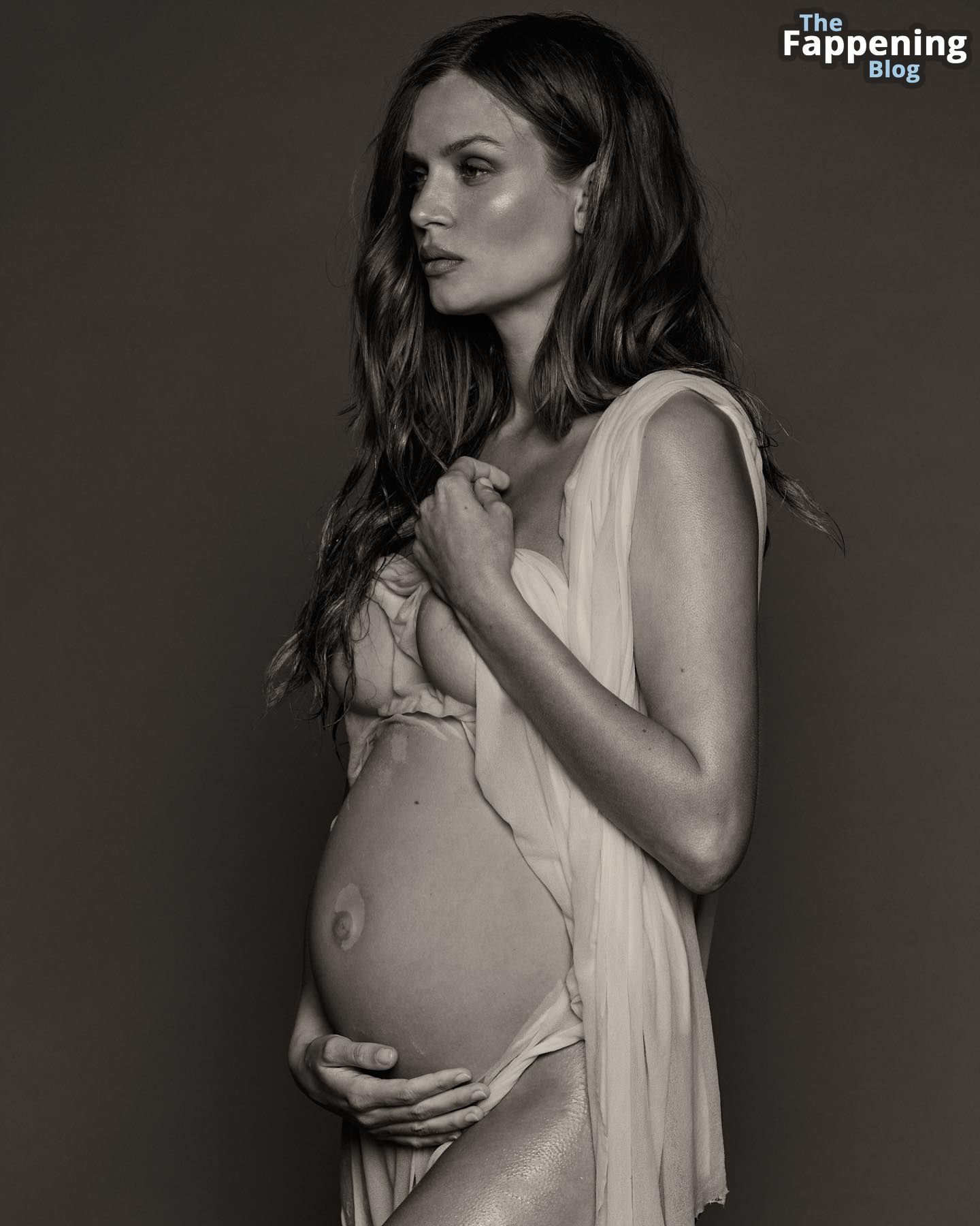Pregnant Josephine Skriver Poses Almost Naked (3 New Photos)
