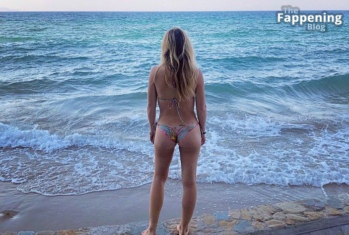 Tara Lipinski Nude &amp; Sexy (6 Photos)