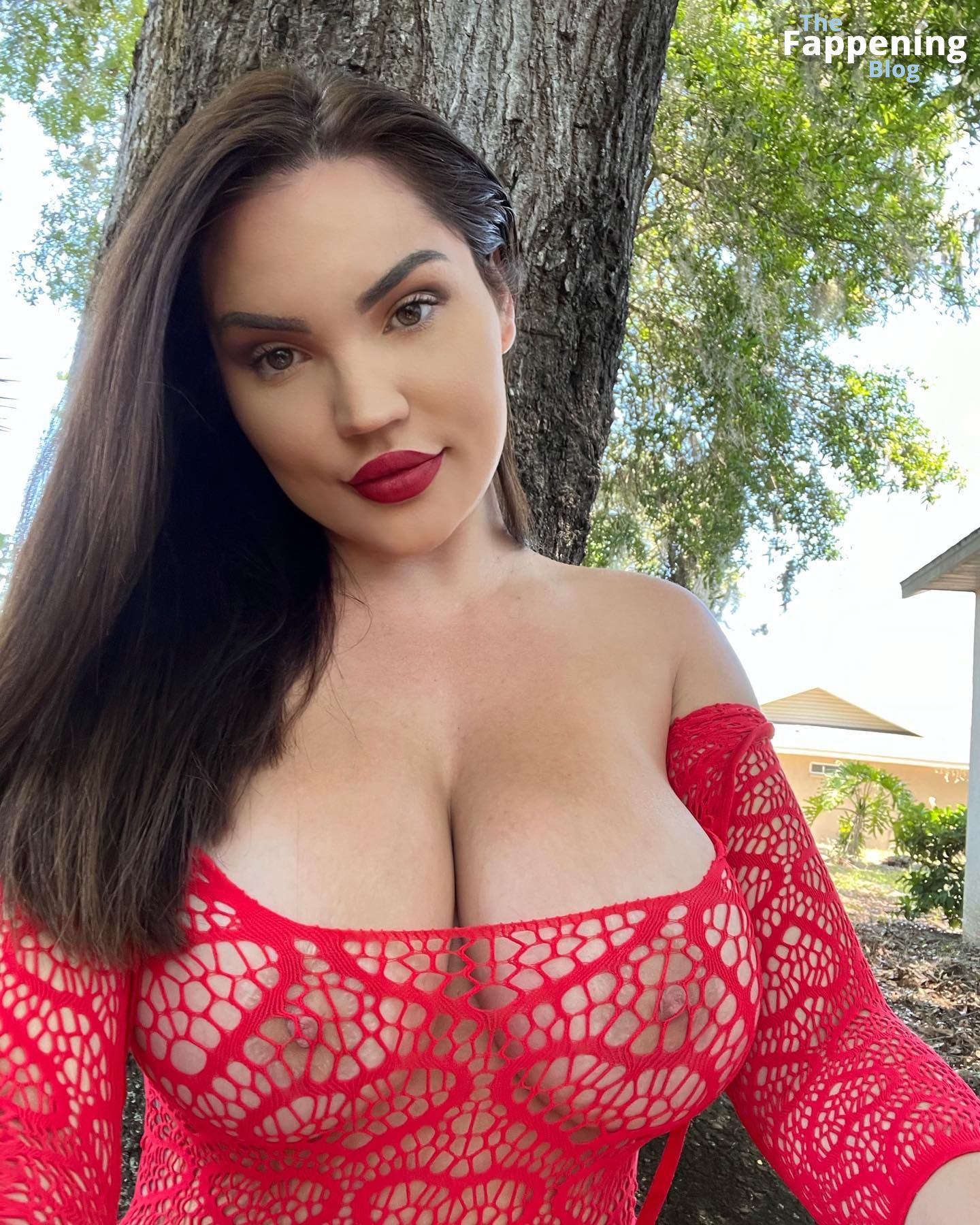 Whitney Paige Shows Off Her Nude Boobs (2 Photos)