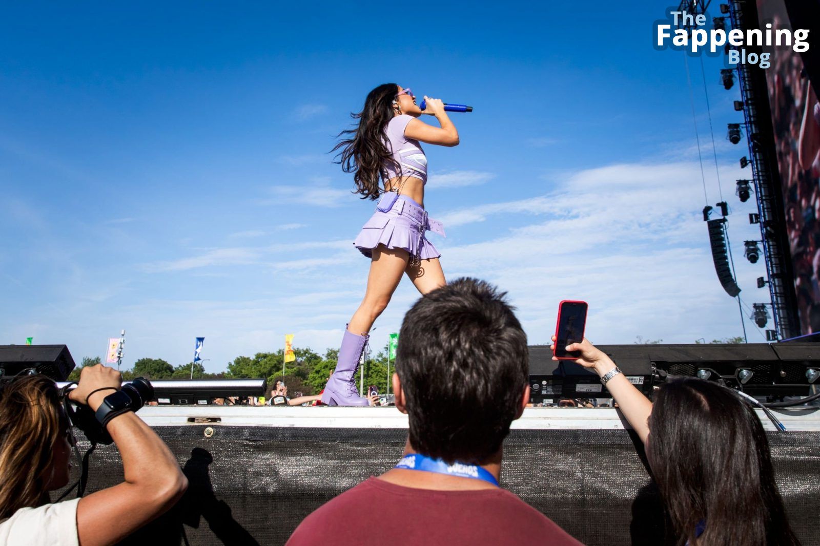 Becky G Performs at Sueños Festival in Chicago (23 Photos)