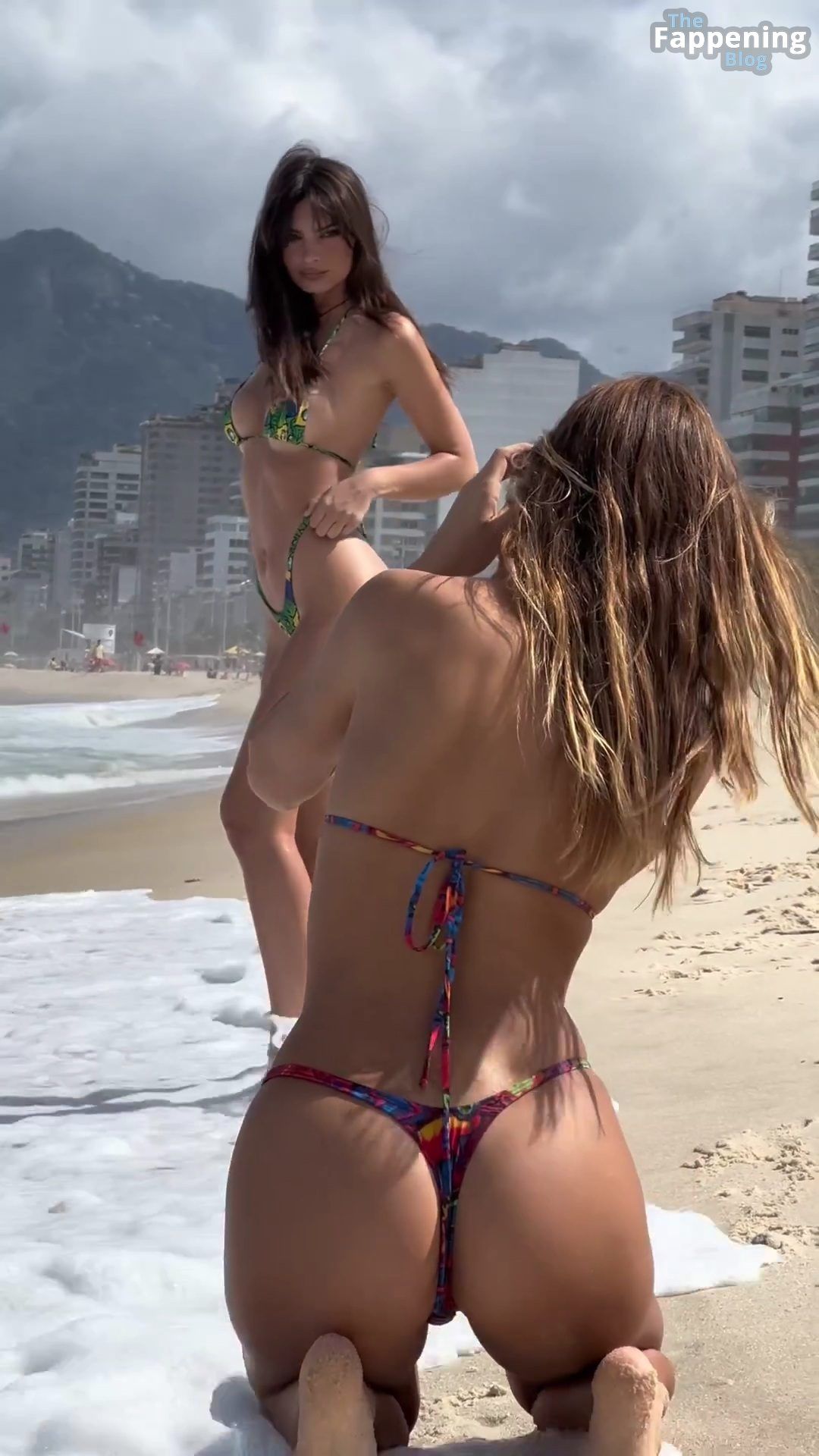 Emily Ratajkowski Shows Off Her Sexy Bikini Body (18 Pics + Video)