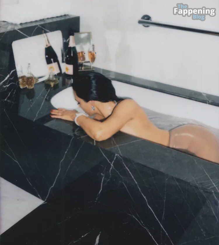 kim-kardashian-leaked-nudes-93785-thefappeningblog.com_.jpg