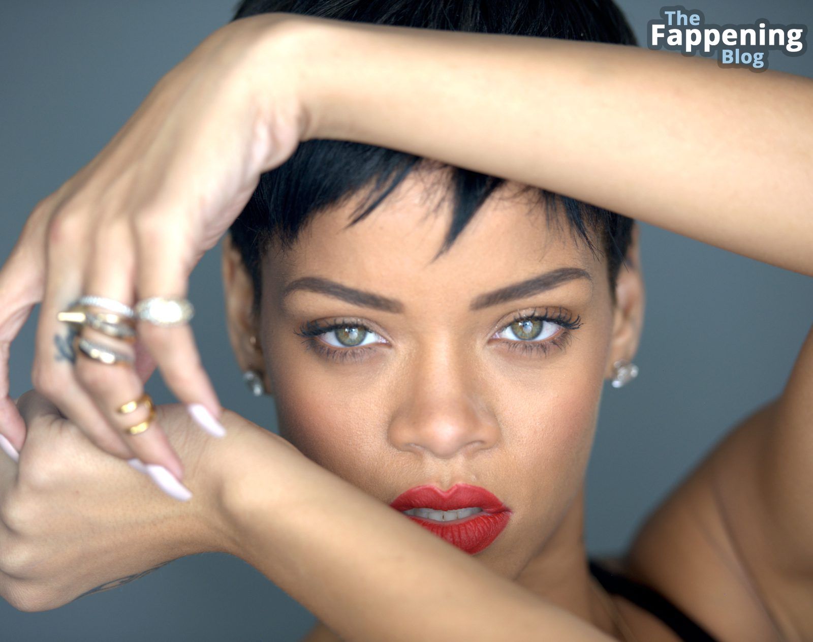Rihanna Flashes Her Boobs in a Hot Elle UK 2013 Shoot (52 Photos)