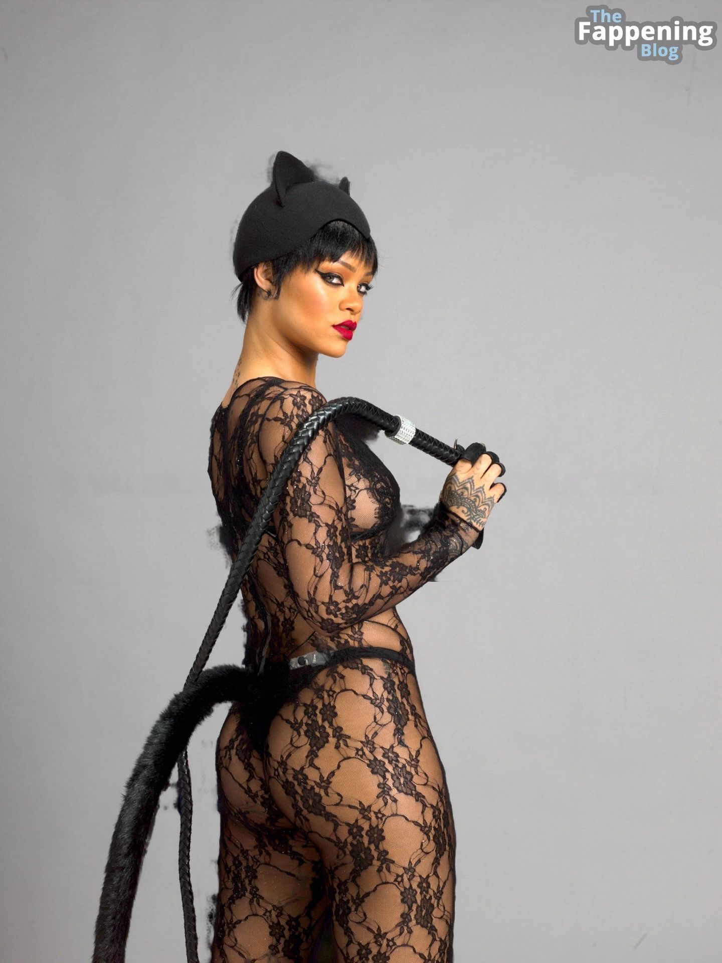 Rihanna Displays Her Beautiful Figure in Hot “Valerian” Movie 2017 Shoot (49 Photos)