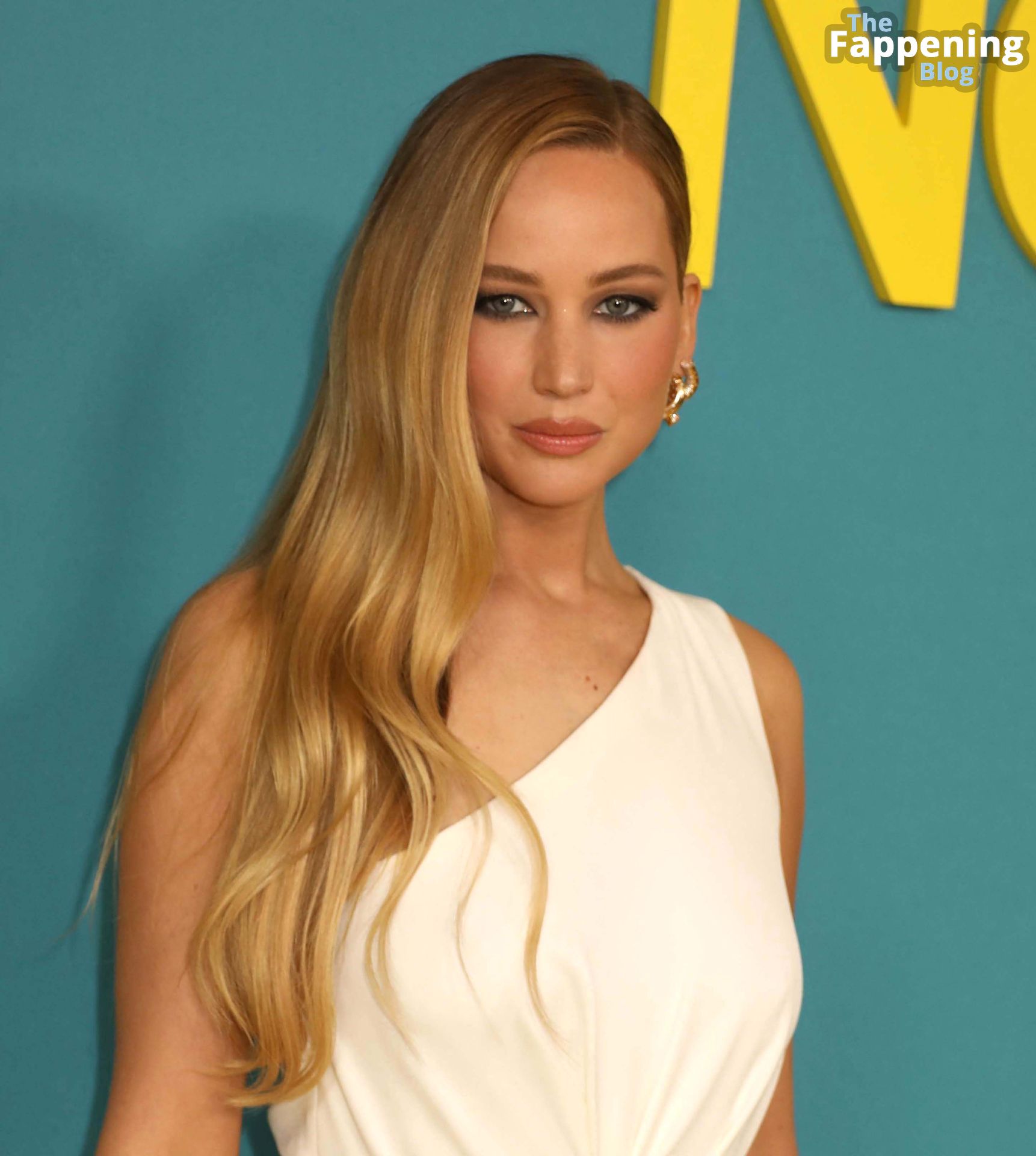 Jennifer Lawrence Looks Stunning in a White Dress at the ‘No Hard Feelings’ Premiere (150 Photos)