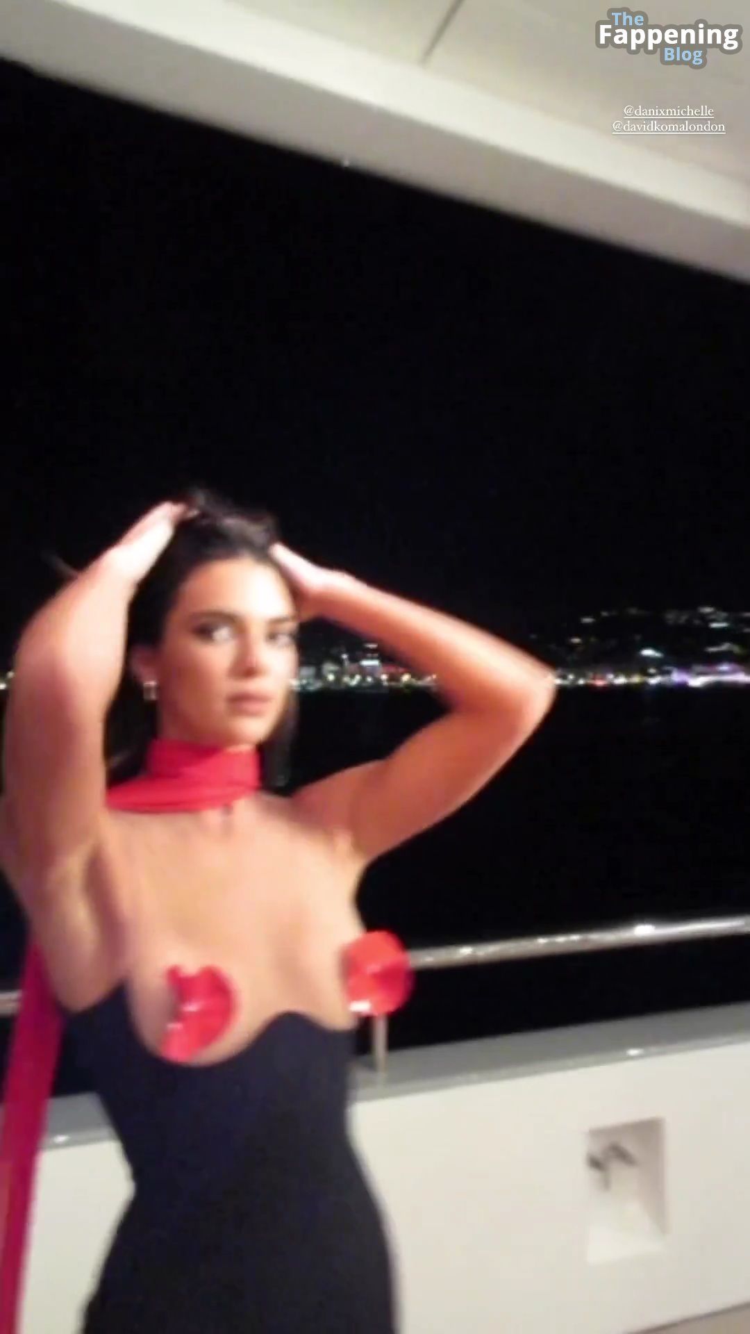 Kendall-Jenner-Topless-The-Fappening-Blog-6-1.jpg