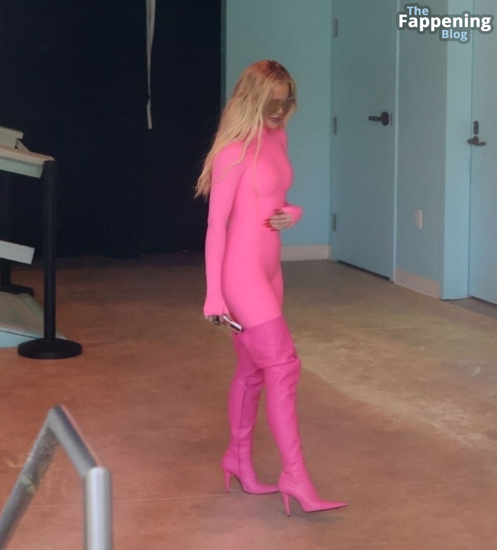 Khloe Kardashian Looks Hot in Pink (90 Photos)
