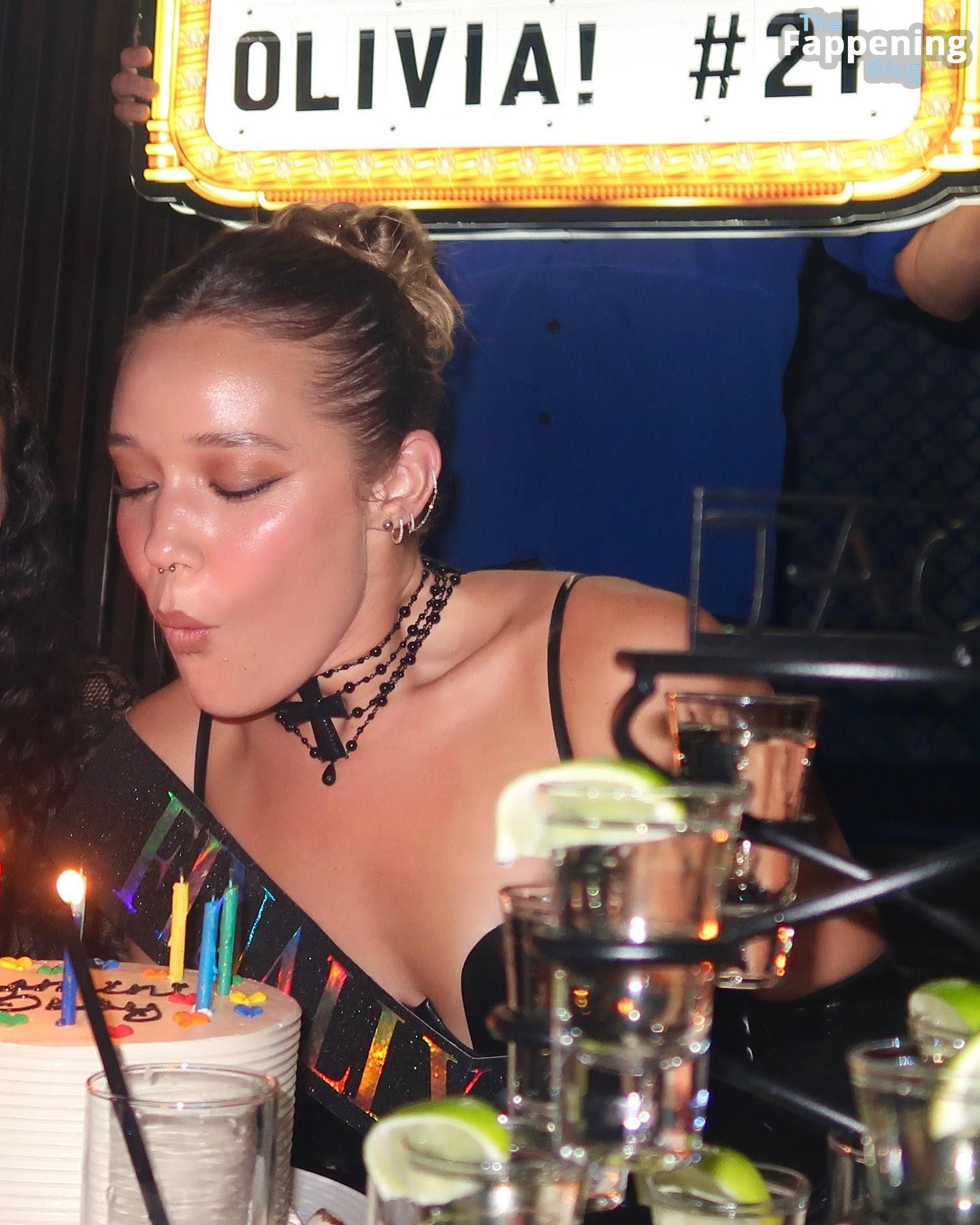 Olivia Ponton Looks Stunning During Her 21st Birthday Celebration (21 Photos)