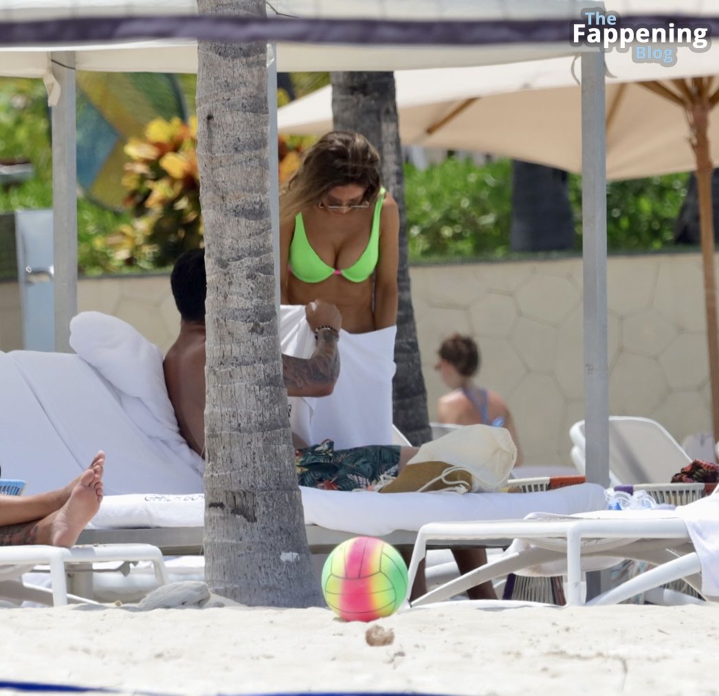 Sarah Stage Enjoys a Day in Cancun Beach (62 Photos)