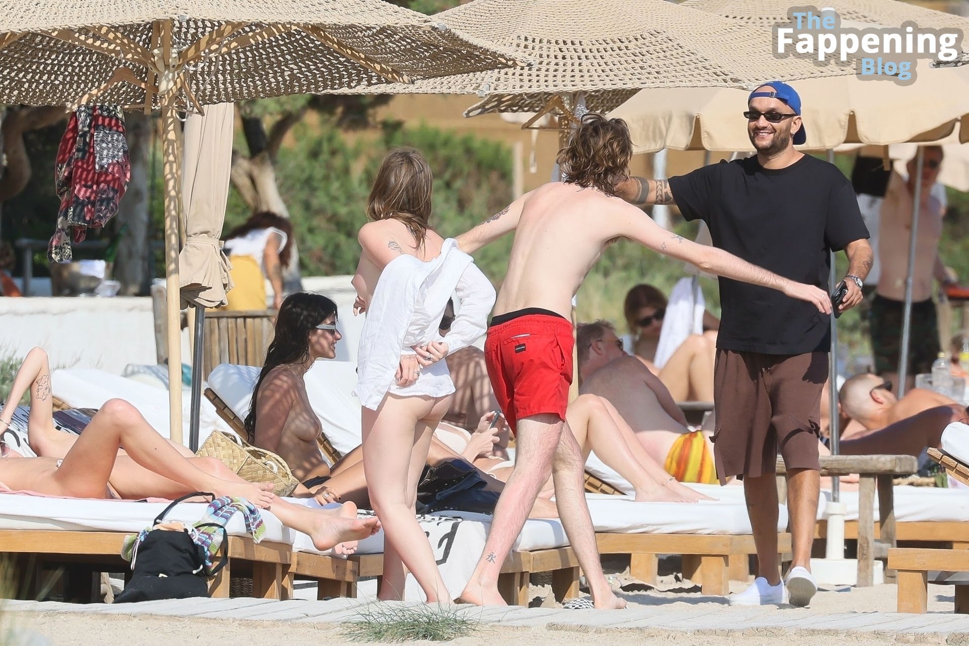 Victoria De Angelis Enjoys a Nude Day at the Beach During Her Holiday in Ibiza (45 Photos)