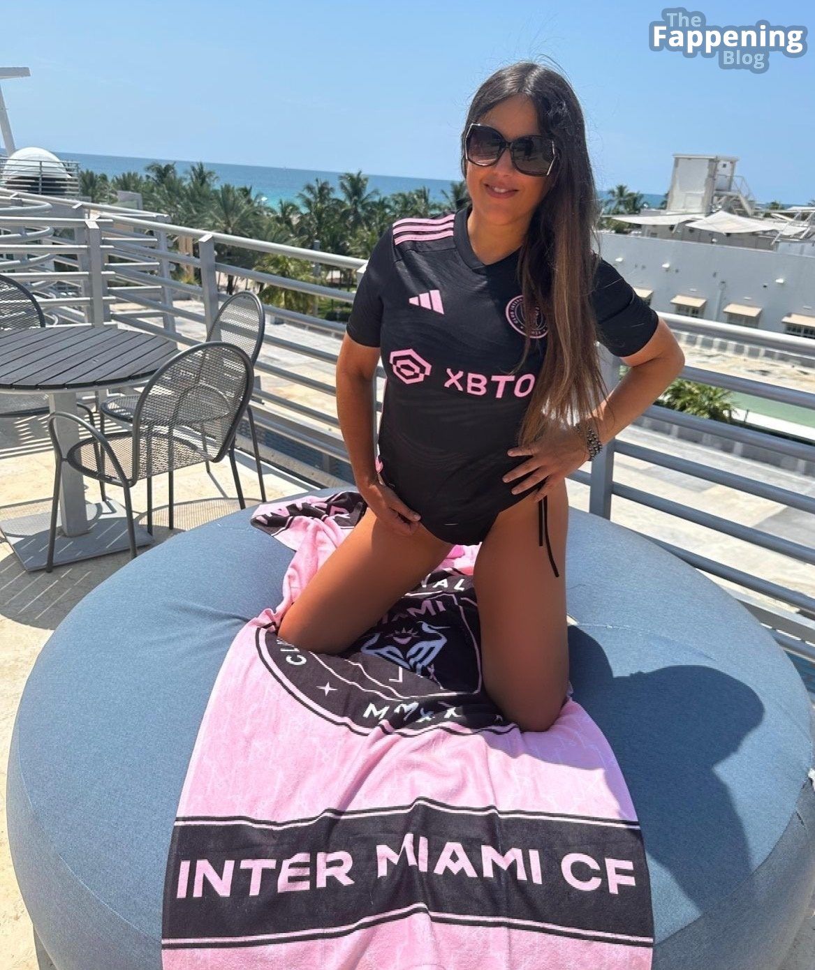 Claudia Romani Flaunts Her Curves in Miami (12 Photos)