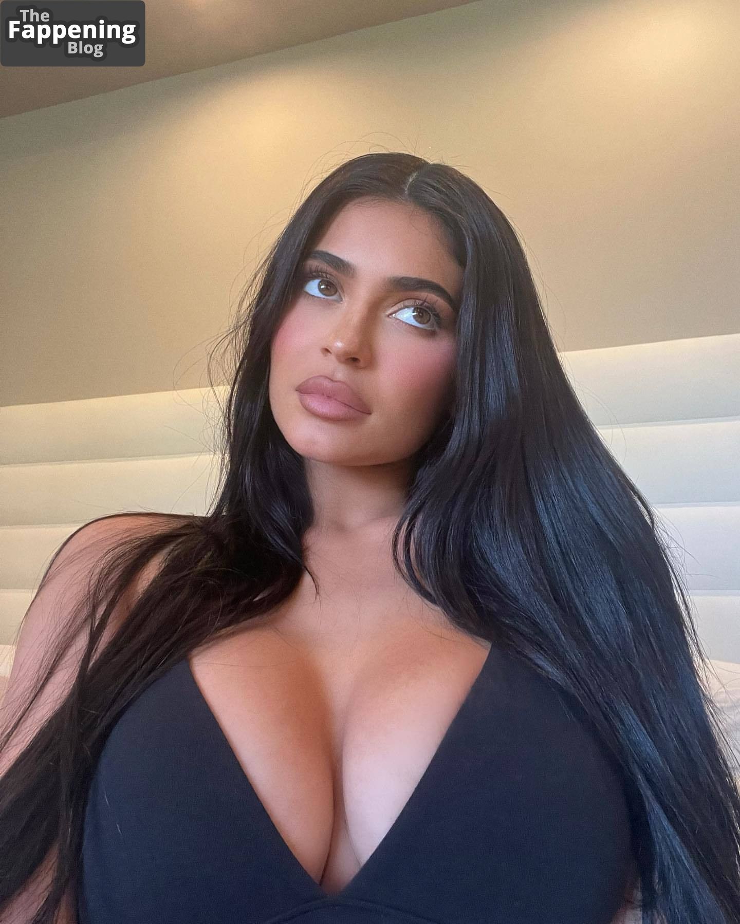 Kylie Jenner Hot (13 Photos)