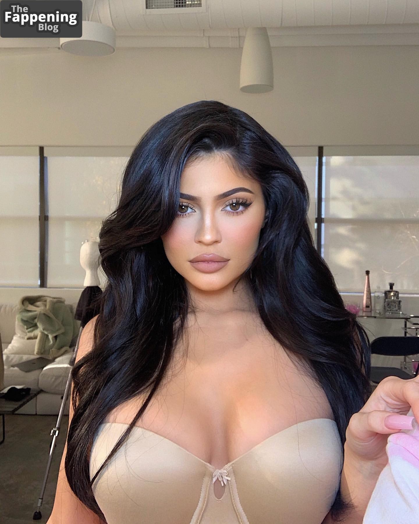 Kylie Jenner Hot (13 Photos)