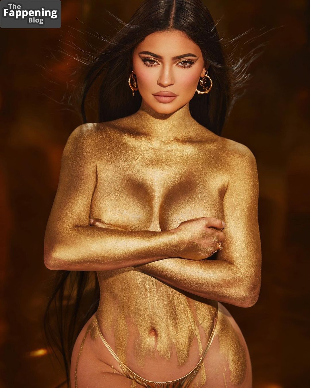 Kylie Jenner Sexy &amp; Topless (30 Photos)