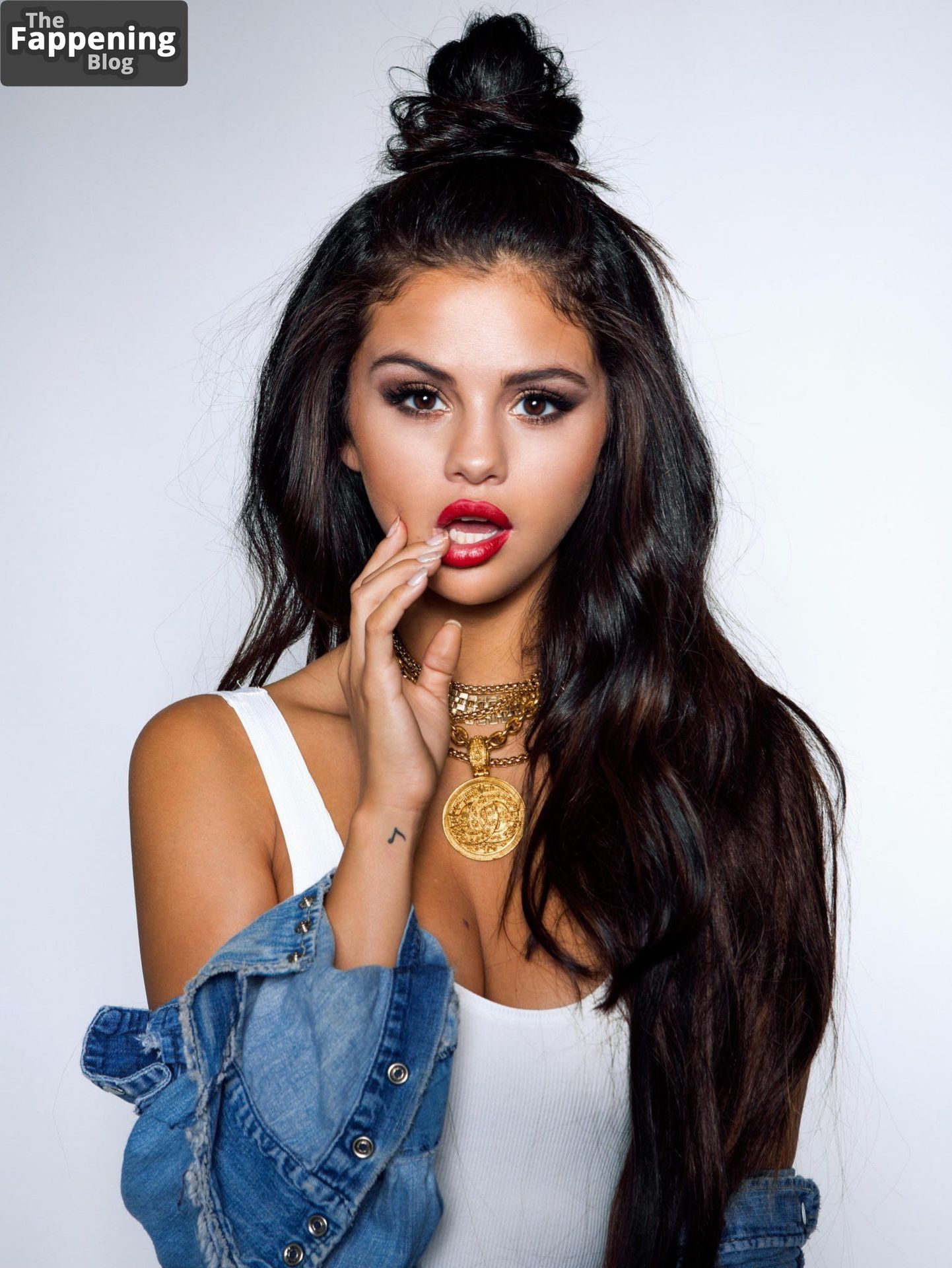 Selena Gomez Hot (14 Photos)