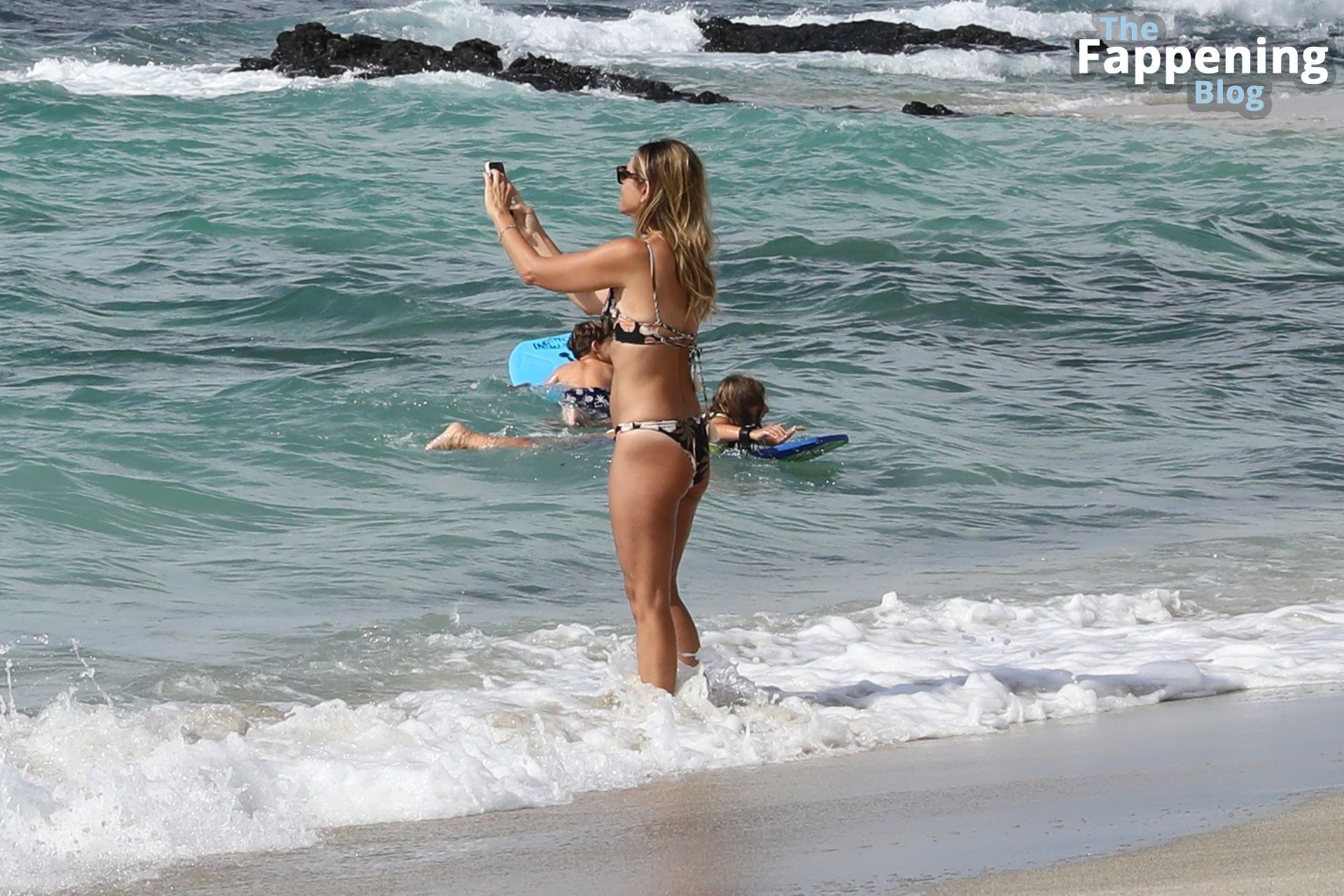 Leggy Christine Baumgartner Takes Her Kids on a Hawaiian Getaway (42 Photos)