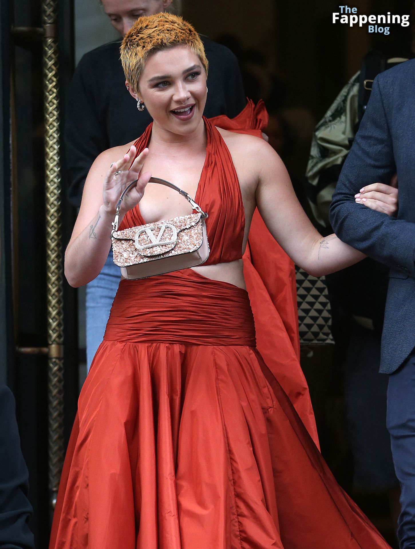 Florence Pugh Flaunts Her Sexy Tits at the “Oppenheimer” Premiere in London (122 Photos)