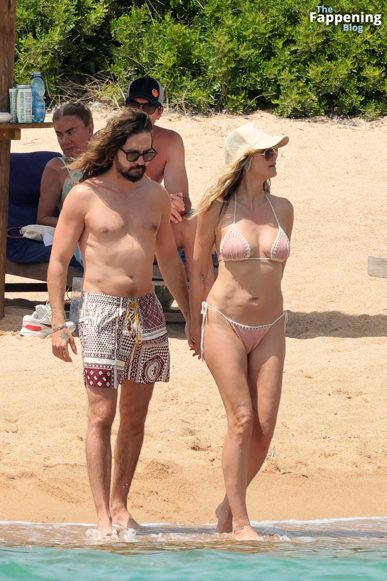 Heidi Klum is Seen with Her Husband Tom Kaulitz on the Beach in Sardinia (54 Photos)