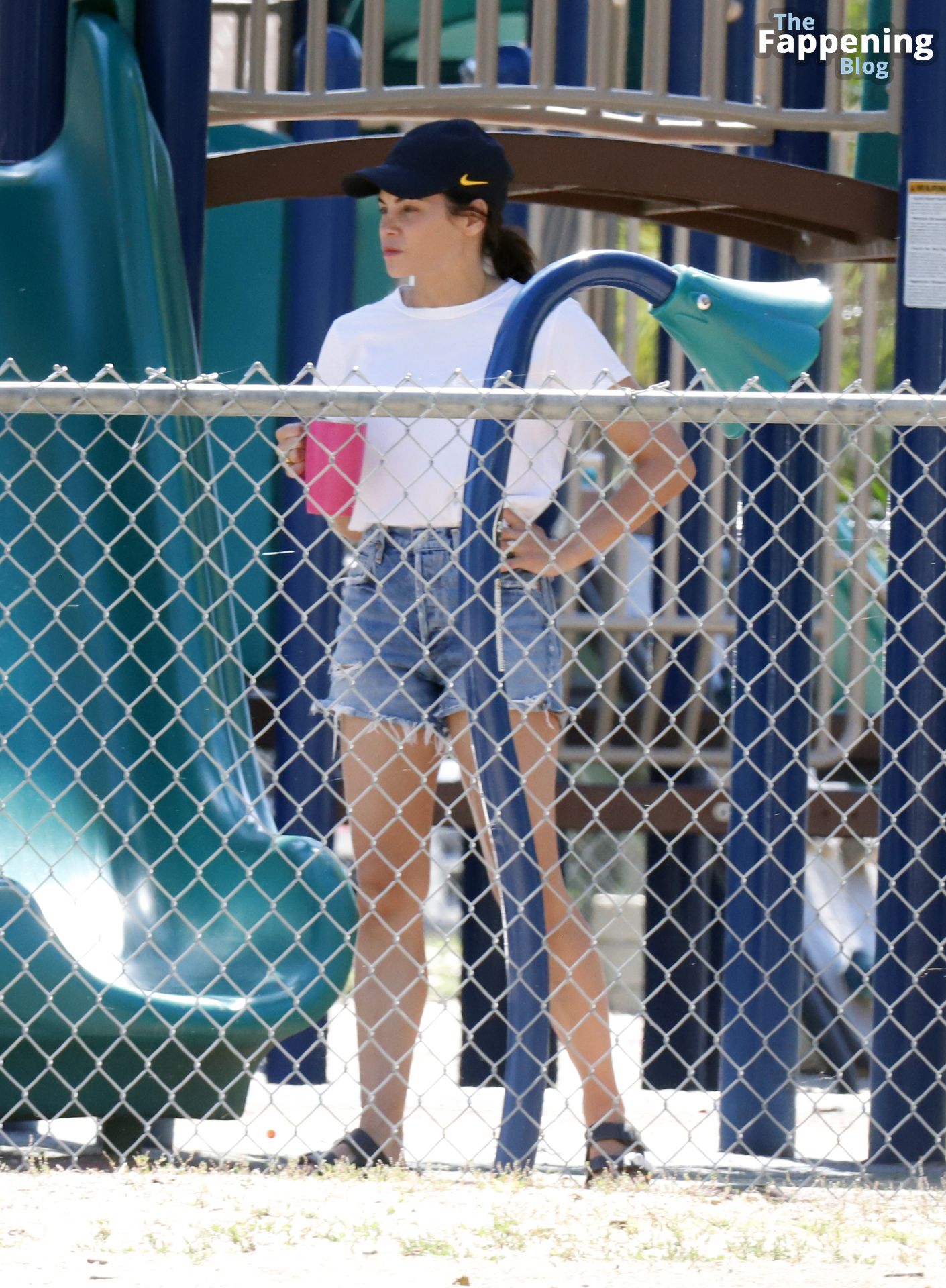 Jenna Dewan is Spotted Out with Family at a Park in LA (13 Photos)