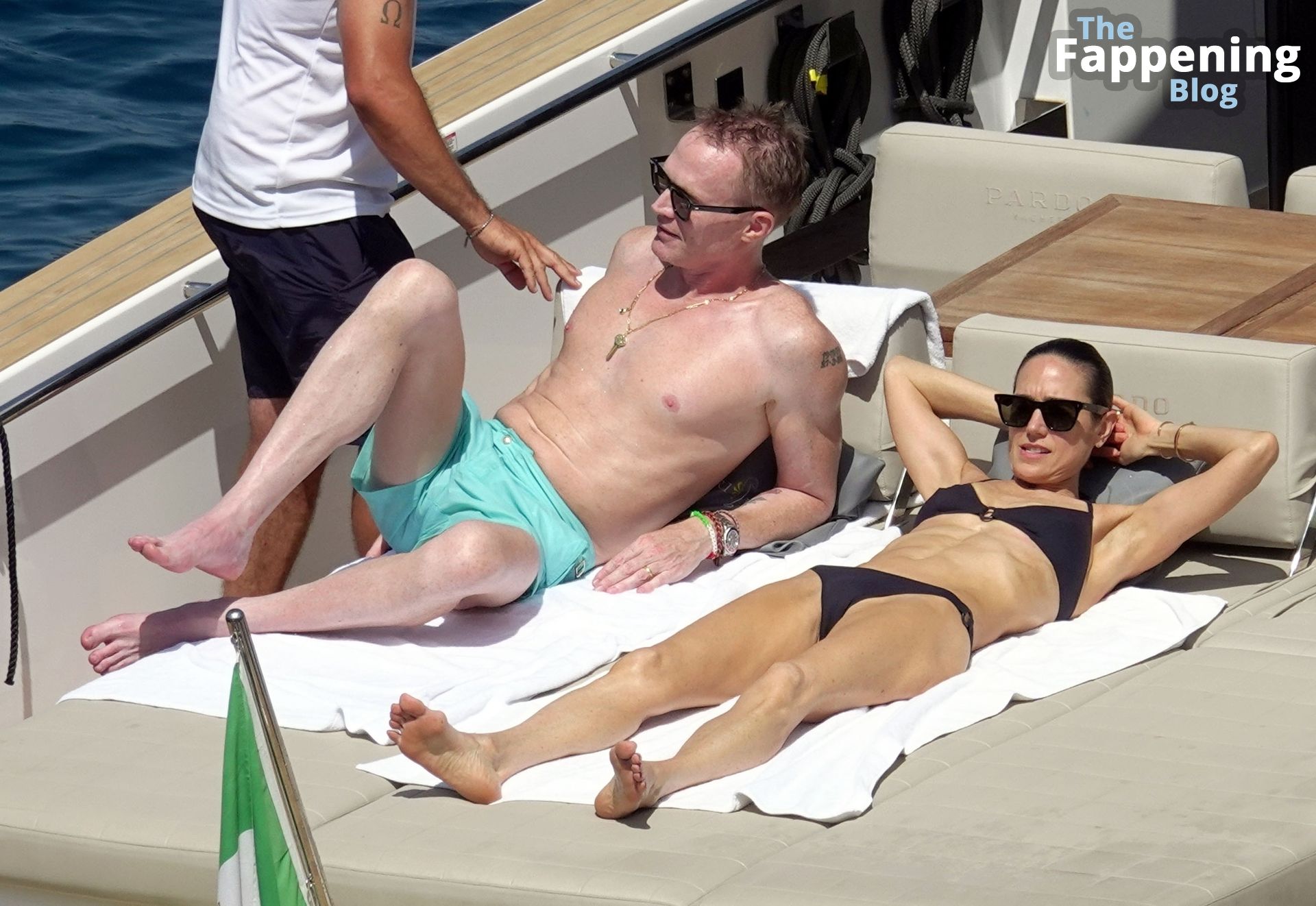 Jennifer Connelly &amp; Paul Bettany Relax on Holiday in Capri (56 Photos)