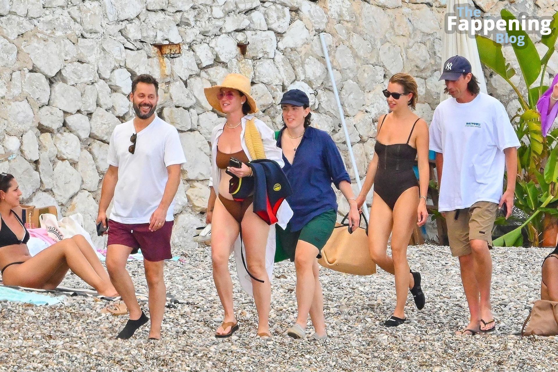 Katy Perry &amp; Orlando Bloom Enjoy Their Vacation in France (37 Photos)