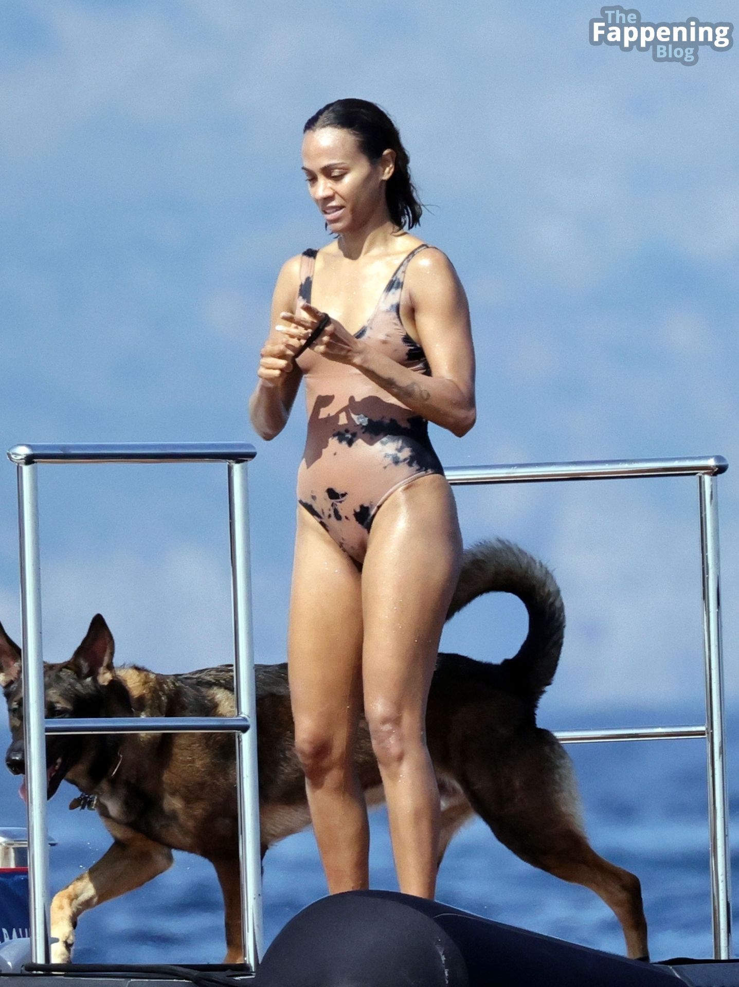 Zoe Saldana Enjoys a Summer Holiday Onboard a Luxury Yacht in Capri (72 Photos)