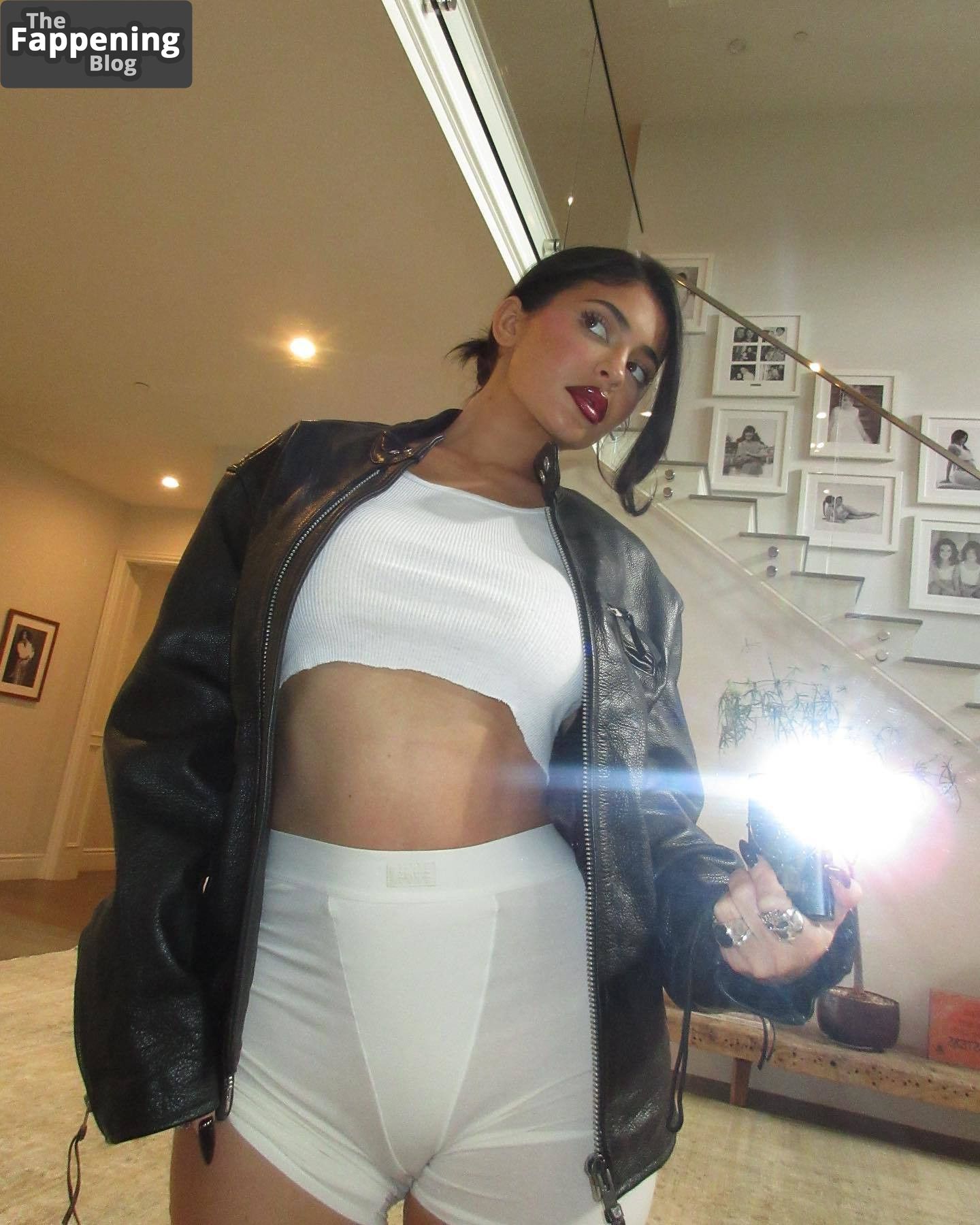 Kylie Jenner Hot (14 New Photos)