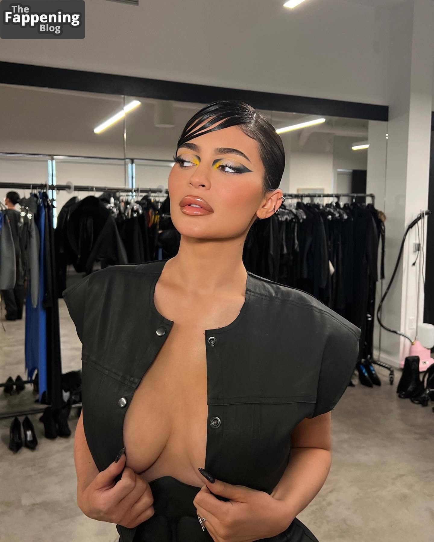 Kylie Jenner Hot (14 Photos)