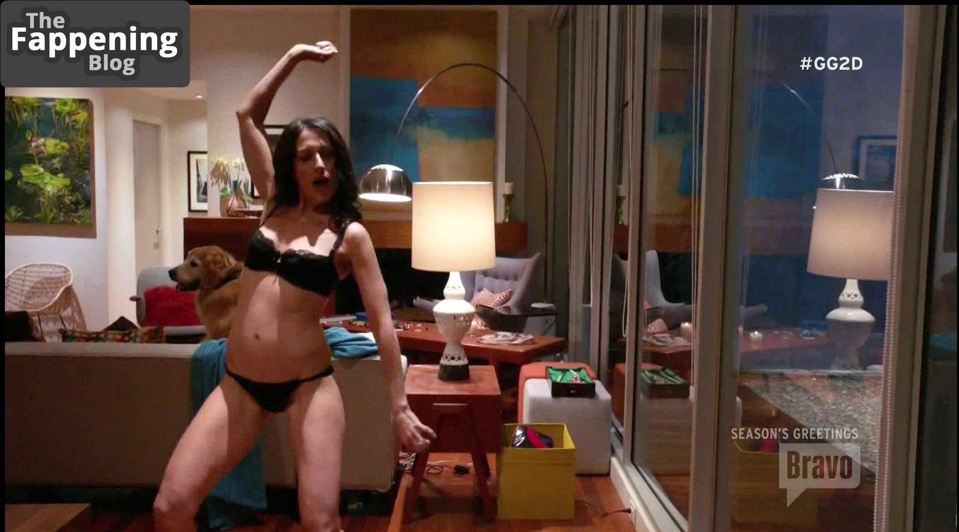 Lisa Edelstein Nude &amp; Sexy – Girlfriends’ Guide to Divorce (7 Pics)