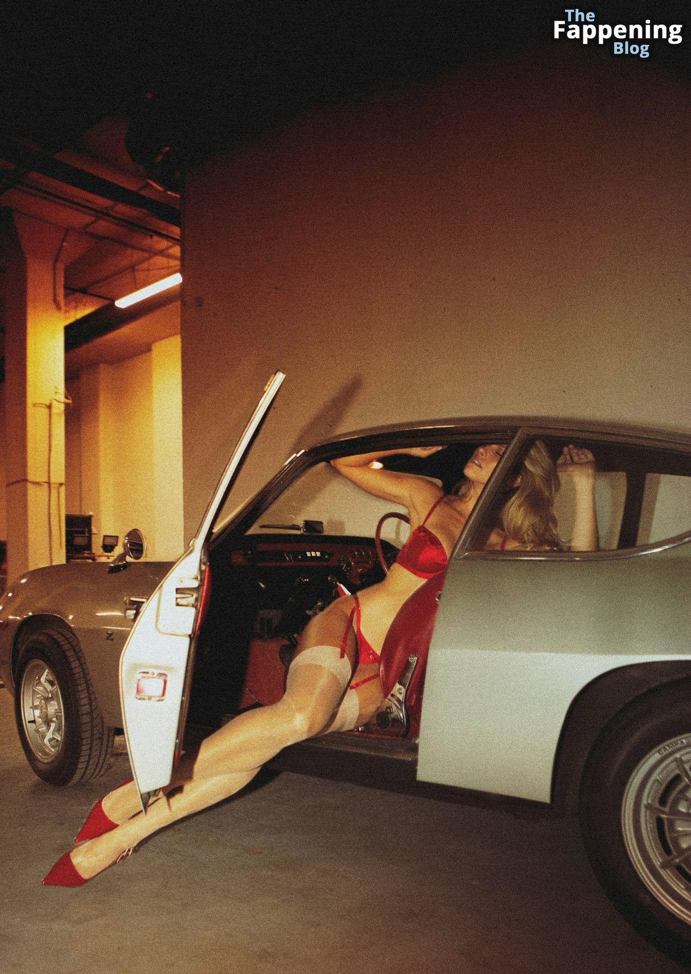 Natalie Roser Nude &amp; Sexy – Series Magazine Issue 41 (27 Photos)