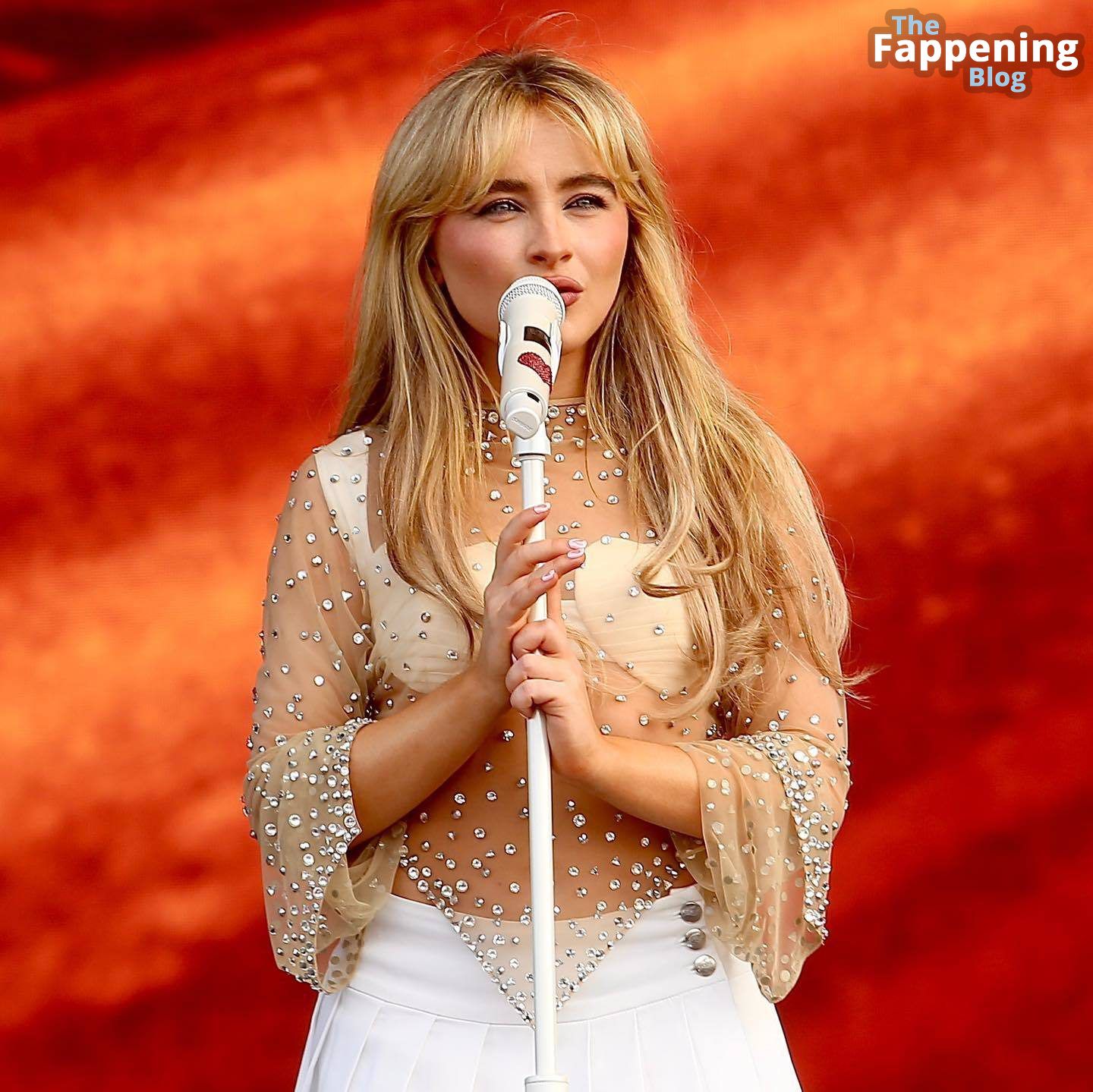 Sabrina Carpenter Shows Off Her Sexy Figure on Stage at Lollapalooza Stockholm (28 Photos)