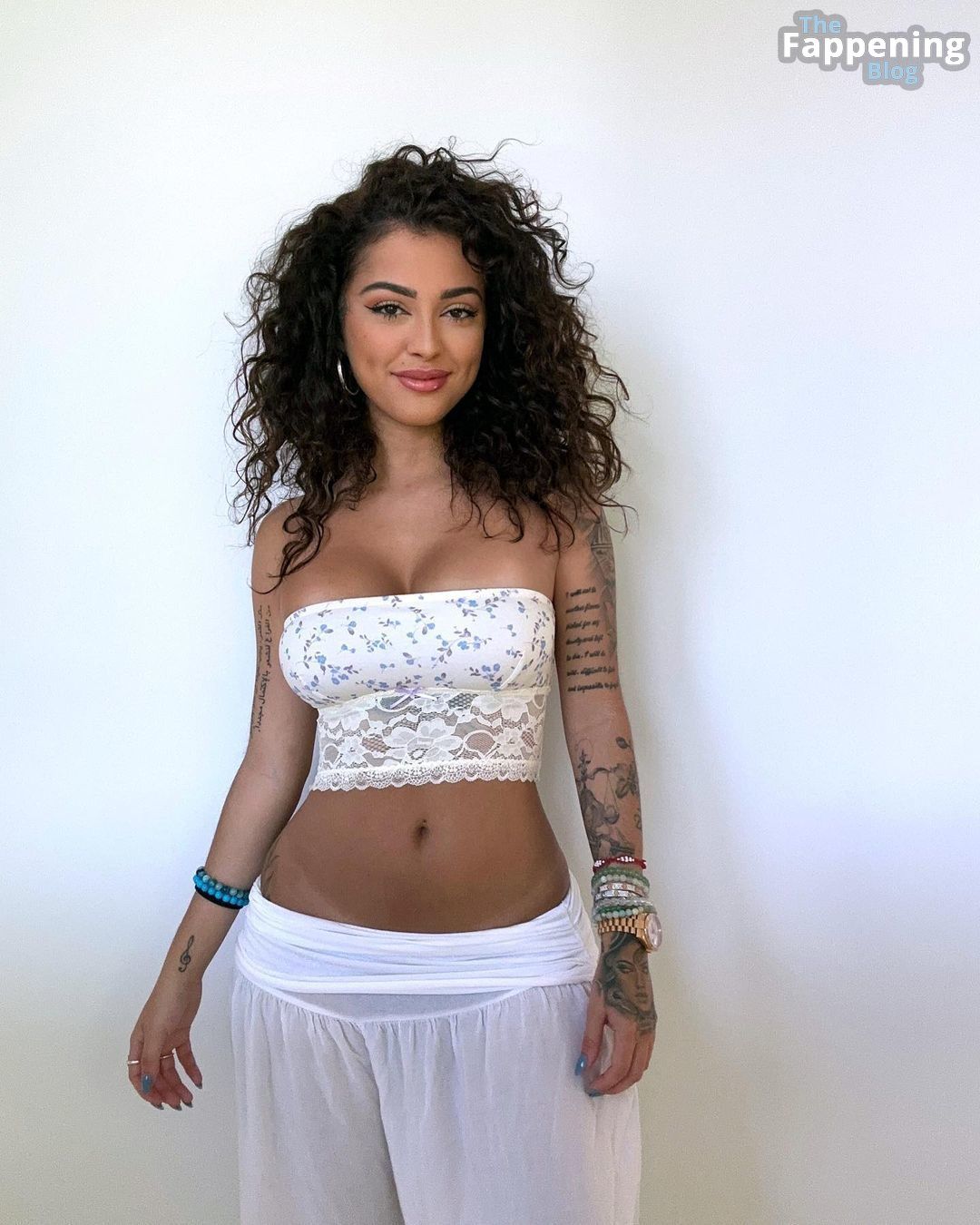 Alluring-Malu-Trevejo-Boobs-and-Cleavage-6-thefappeningblog.com_.jpg