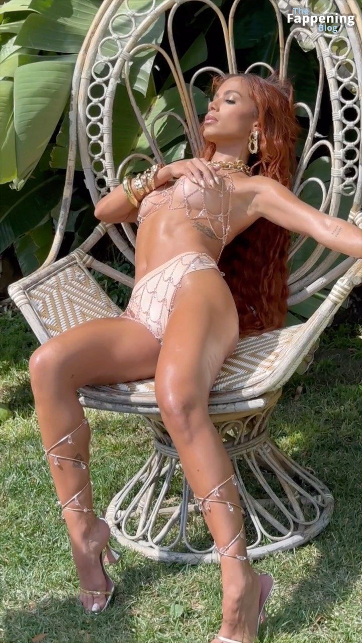 Anitta Topless (9 Photos + Video)