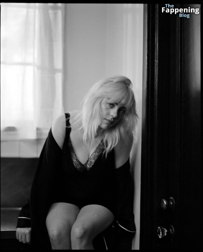 Billie-Eilish-Stunning-Curve-Legs-Feet-Rolling-Stone-60-thefappeningblog.com_.jpg