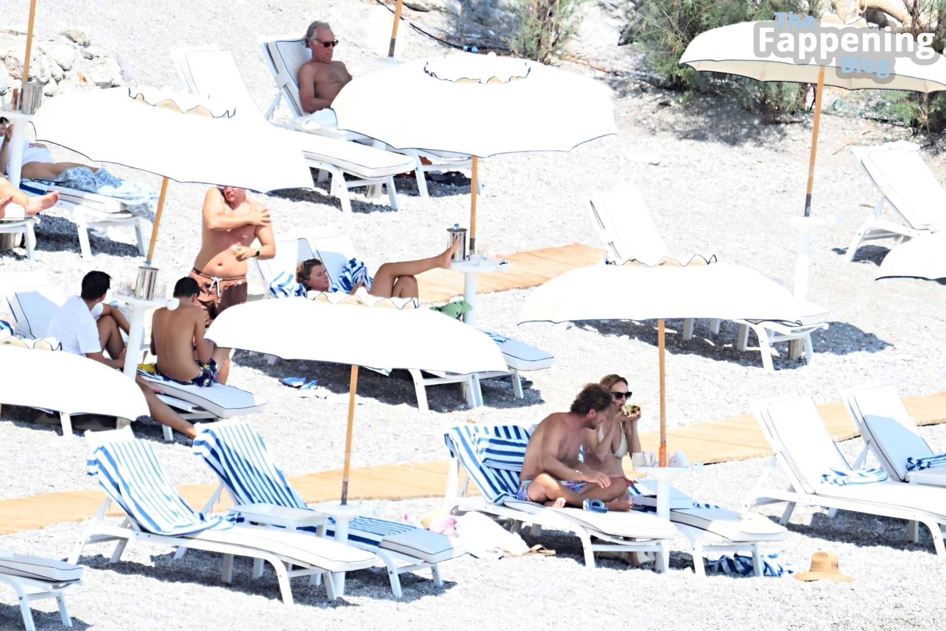 Heather Graham &amp; John de Neufville Pack on the PDA During Their Holiday in the Amalfi Coast (107 Photos)