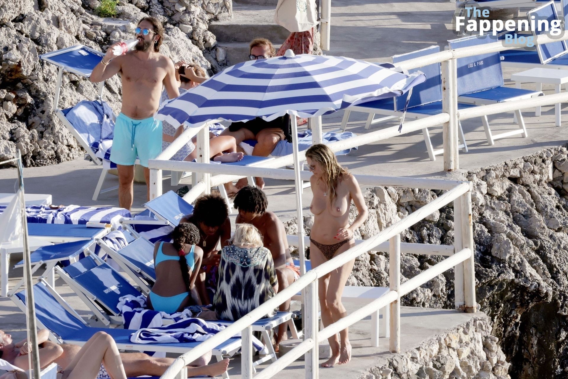 Heidi Klum Shows Off Her Nude Boobs While Enjoying a Summer Holiday with Tom Kaulitz in Capri (65 Photos)